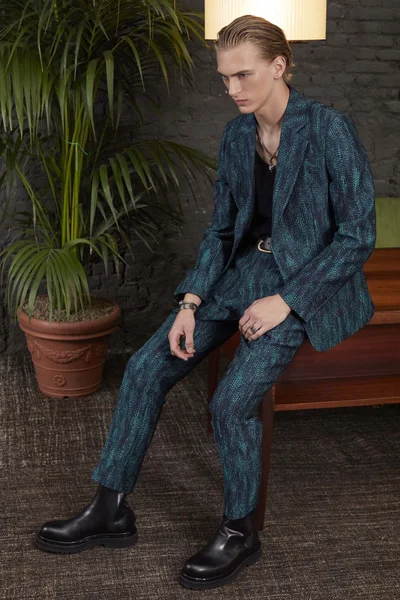 Look 9